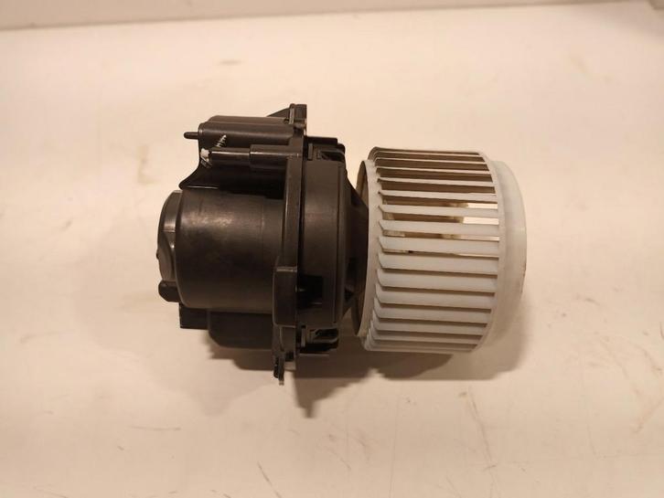 Kachel ventilator motor Dacia Sandero, Auto-onderdelen, Airco en Verwarming, Dacia, Gebruikt, Herkomst onderdeel bekend, 12 maanden garantie