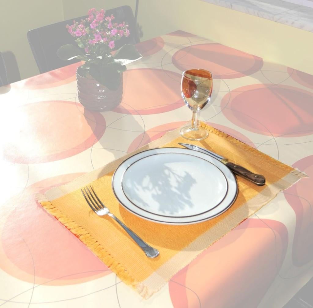 Gele placemats, Ophalen