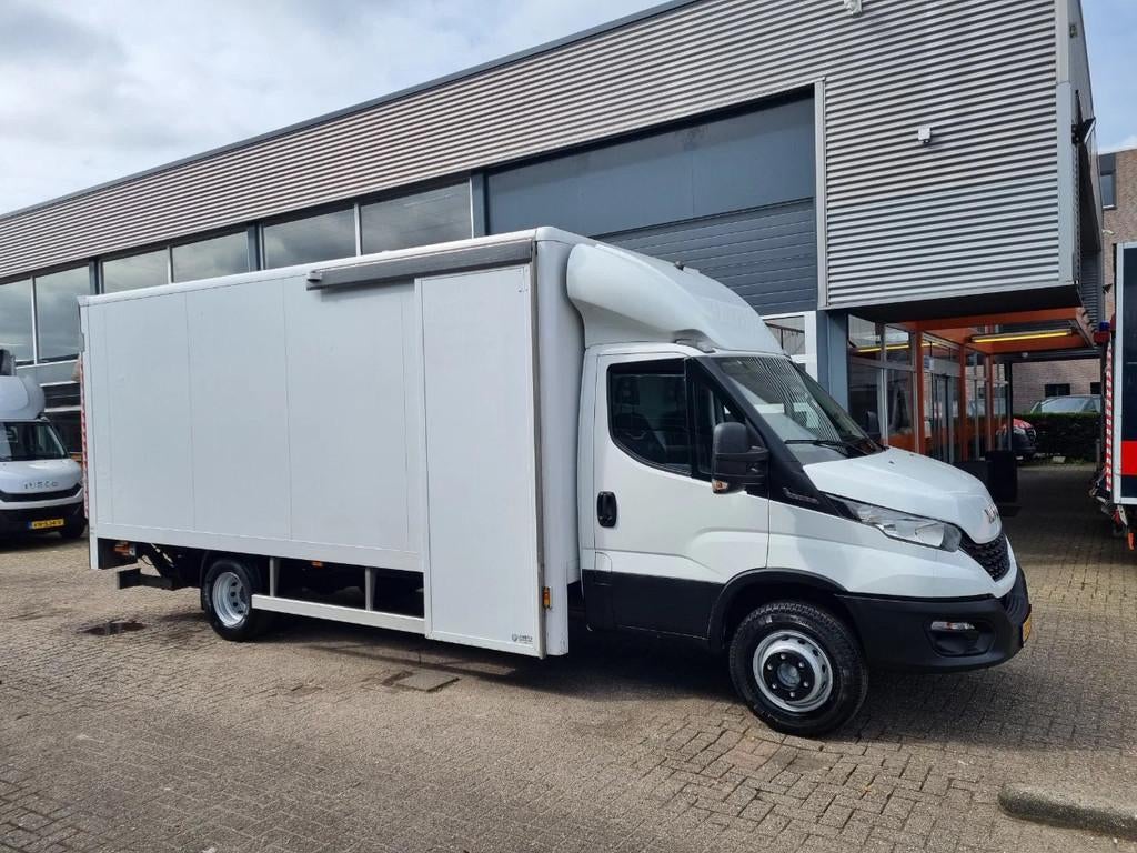 Iveco Daily 70C18 3.0D Koffer 1000kg LBW GVW 7000kg Euro 6, Auto's, Bestelwagens en Lichte vracht, Automaat, Achterwielaandrijving