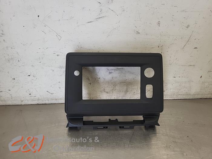 Radio omlijsting van een Renault Master, Auto-onderdelen, Dashboard en Schakelaars, Renault, Gebruikt, 3 maanden garantie, Ophalen of Verzenden