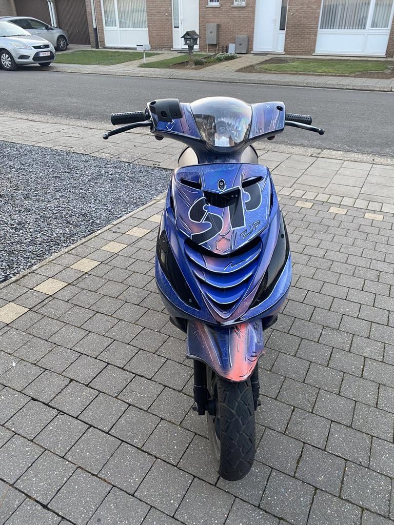 piaggio zip 80cc, Fietsen en Brommers, Scooters | Piaggio, Zo goed als nieuw, Zip, Ophalen