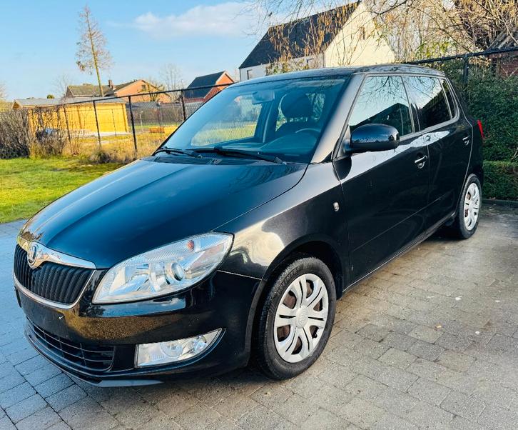 SKODA FABIA 1.2i ESSENCE HOMOLOGUÉE À SEULEMENT 87 000 KM, Autos, Skoda, Entreprise, Achat, Fabia, ABS, Airbags, Air conditionné