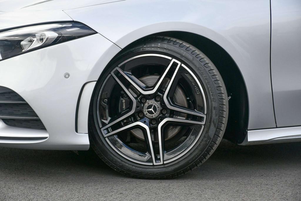 Mercedes-Benz A-Klasse 180 d BERLINE*LED*AMG*WIDESCREEN*ALCA, Autos, Achat, Entreprise, 116 ch, Alcantara