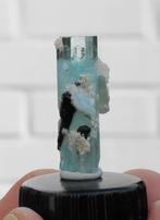 AQUAMARIJN met microlien en toermalijn uit Erongo in NAMIBIE, Verzamelen, Ophalen of Verzenden, Mineraal