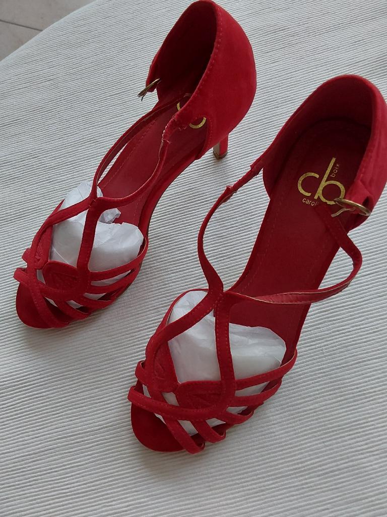 zomer pump in rode suéde,  maat 39, Ophalen, Sandalen of Muiltjes, Zo goed als nieuw, Rood