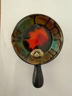 Plat en céramique authentique - Rigo Belgium - Fait main, Antiquités & Art, Enlèvement ou Envoi