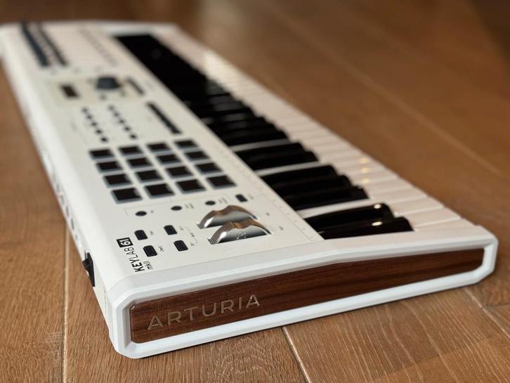 Arturia Keylab 61 mk2 White Midi controller met Aftertouch, Musique & Instruments, Claviers, Comme neuf, 61 touches, Autres marques