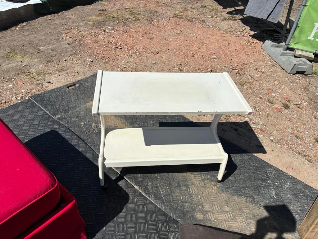 Oud rafeltje op wieltjes, Ophalen, Zo goed als nieuw