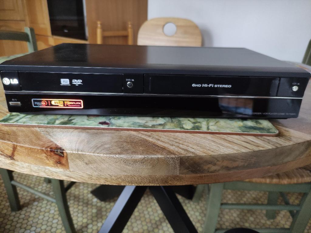 LG dvd analoog en digital en vhs recorder, Enlèvement ou Envoi, Comme neuf, Enregistreur DVD, LG