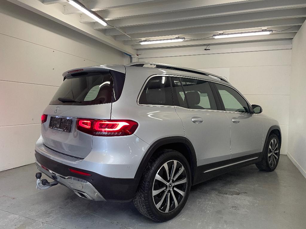 Mercedes-Benz - GLB200 - Benzine - Pano dak, 1800 kg, Lane Keeping Assist, Leder en Stof, 120 kW