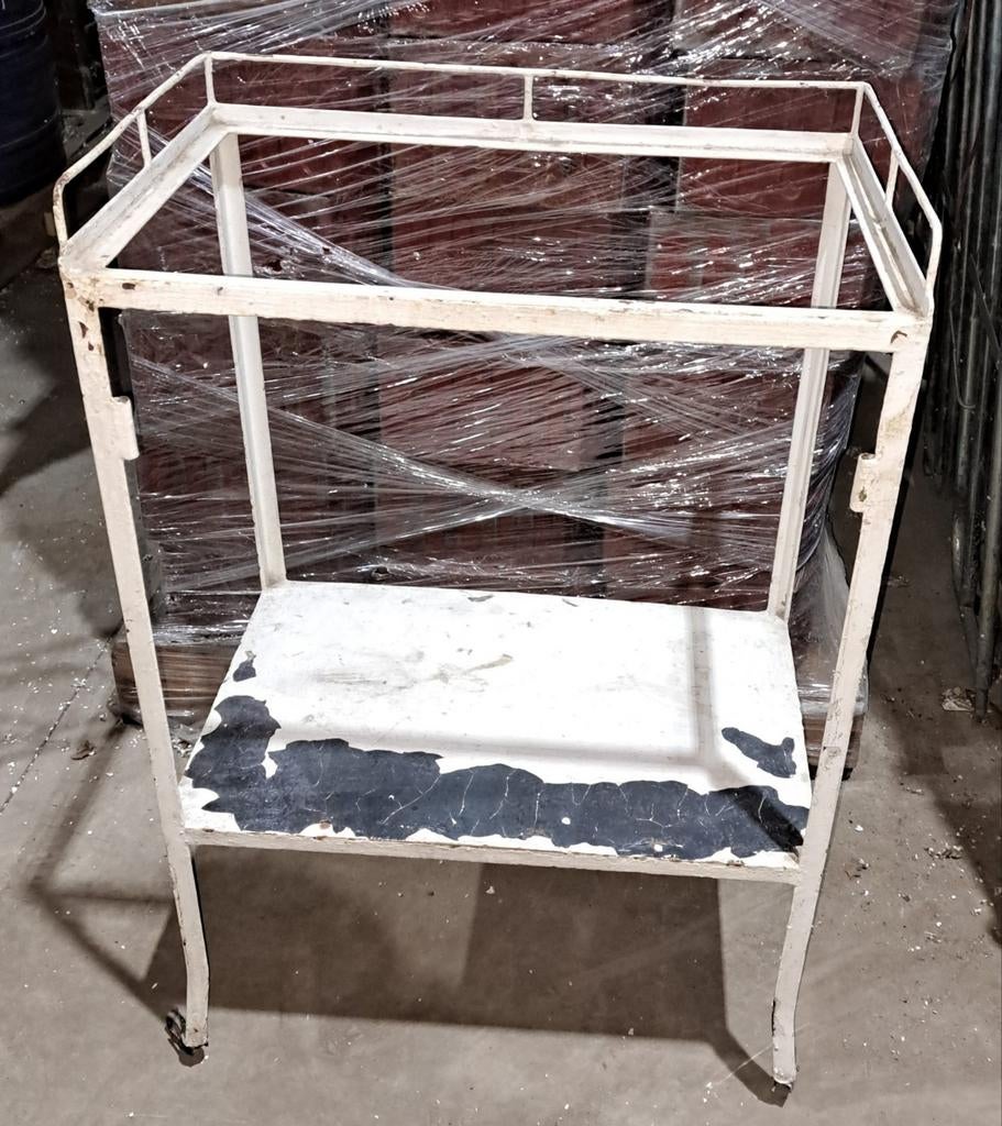 Tafel tafeltje antiek ziekenhuis tafeltje, Ophalen