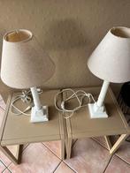 2 staanlampen en 2 bijzettafeltjes in hout ., Huis en Inrichting, Ophalen, Gebruikt, 50 tot 75 cm, Landelijk