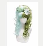 Prachtige dubbelkleurige cosplay pruik met bloem synthetisch, Handtassen en Accessoires, Uiterlijk | Haarverzorging, Ophalen of Verzenden