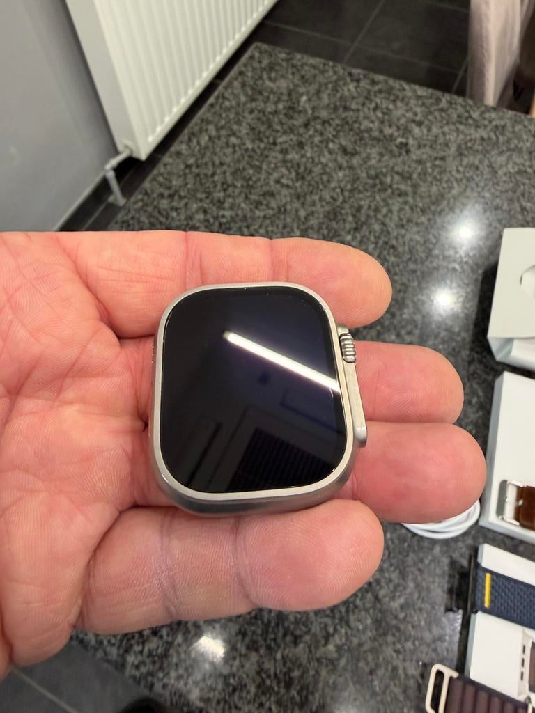 Apple Watch Ultra 2 49mm Titanium Indigo Alpine, Enlèvement, État, Comme neuf