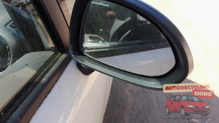 Buitenspiegel rechts van een Opel Corsa, Gebruikt, -, -, Opel