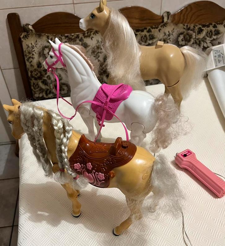 Paardjes op batterijen vintage 3 stuks, Enfants & Bébés, Jouets | Autre, Comme neuf, Garçon ou Fille, Enlèvement ou Envoi