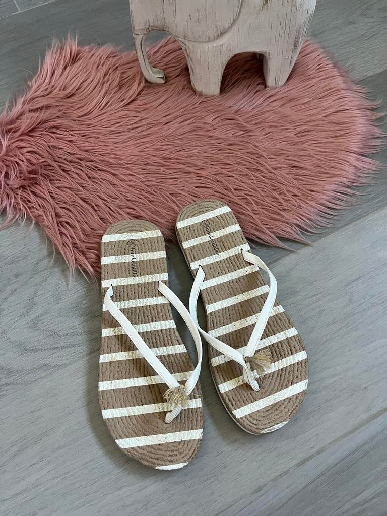 Teenslippers, Ophalen of Verzenden, Zo goed als nieuw