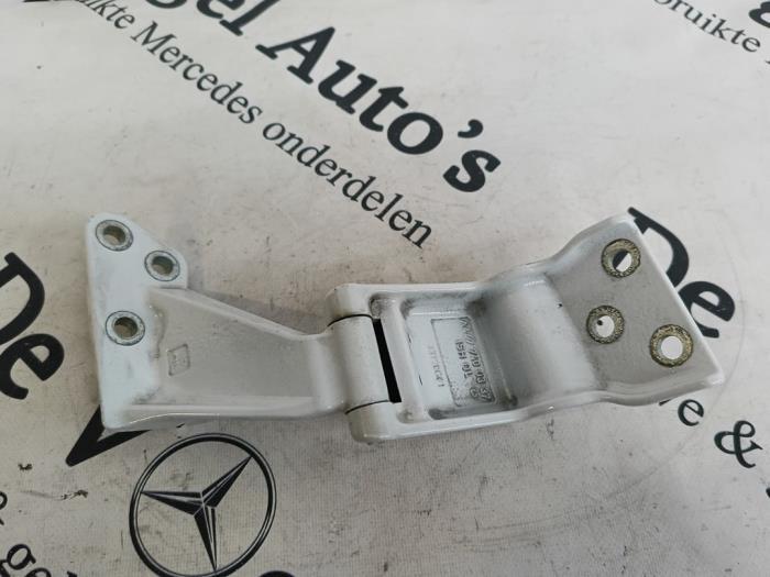 Charnière porte arrière gauche d'un Mercedes Vito, Autos : Pièces & Accessoires, 3 mois de garantie, Utilisé, -, -