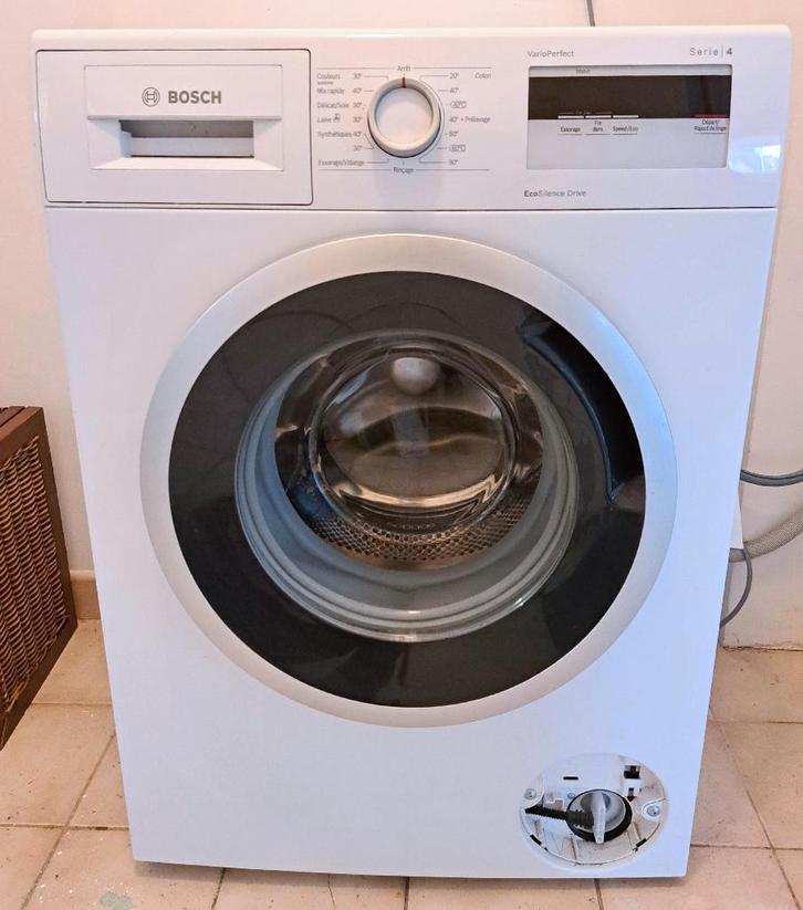 Lave-linge BOSCH, A+++, 8kg, 1400tr/m, Serie 4, EcoSilence, Electroménager, Lave-linge, Utilisé, Chargeur frontal, 8 à 10 kg, 85 à 90 cm