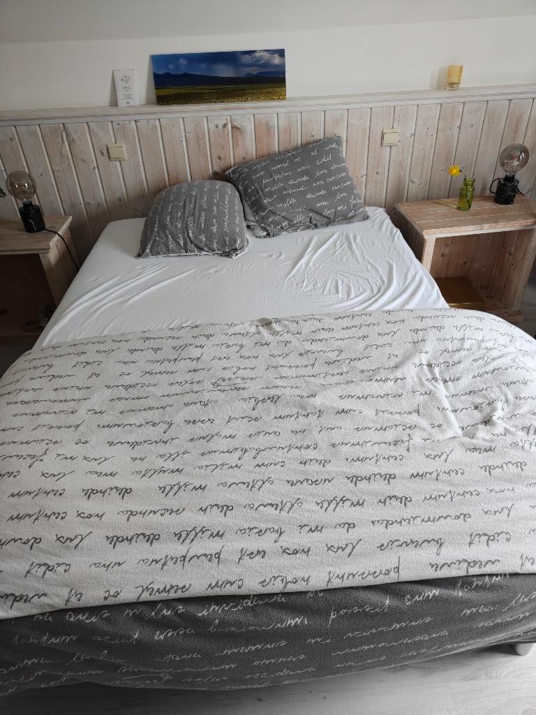 Boxspring 140x200 goede staat!, Huis en Inrichting, Slaapkamer | Boxsprings, Zo goed als nieuw, 140 cm, 200 cm, Twijfelaar, Grijs