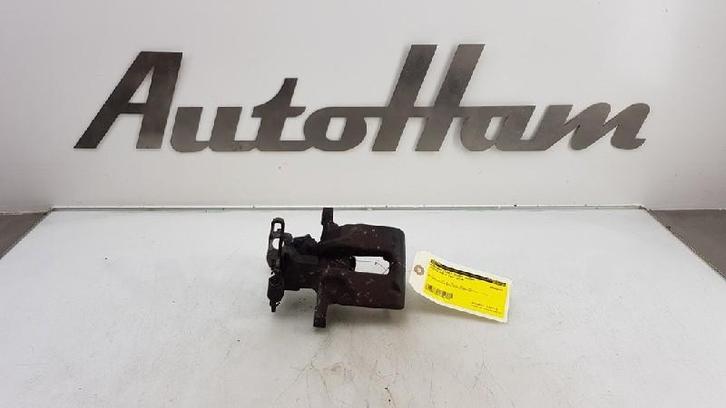 REMKLAUW RECHTS ACHTER Toyota Auris (E18) (01-2012/03-2019), Auto-onderdelen, Remmen en Aandrijving, Toyota, Gebruikt