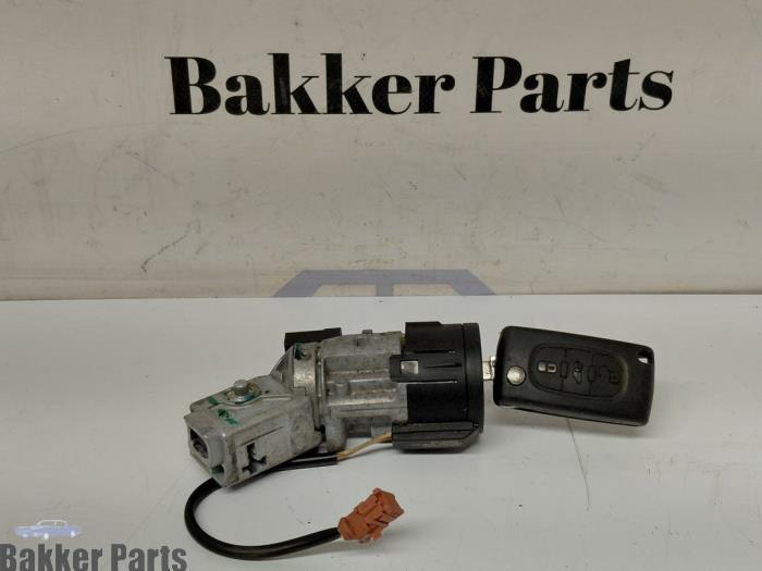 Serrure de contact + clé d'un Peugeot Partner, -, -, 3 mois de garantie, Utilisé