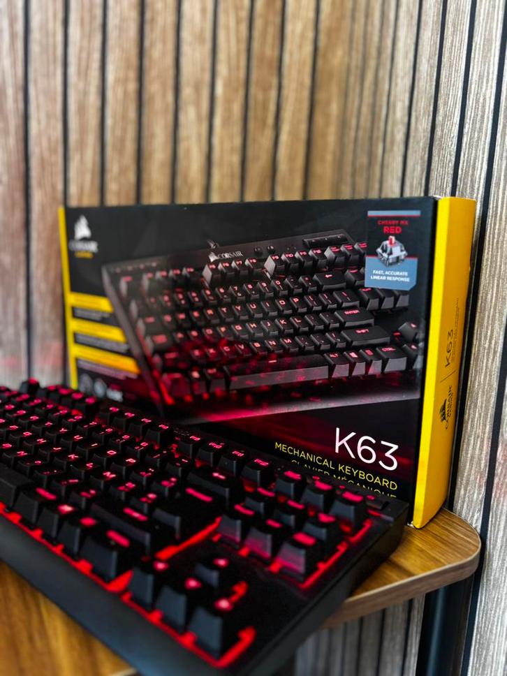 Corsair k63 red, Informatique & Logiciels, Claviers, Comme neuf, Enlèvement