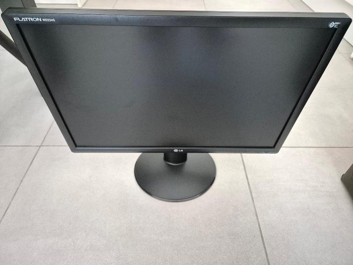 22" monitor LG Flatron W2234S-BN, Informatique & Logiciels, Moniteurs, Comme neuf, 61 à 100 Hz, VGA, Gaming, Inclinable, TN, Autres résolutions