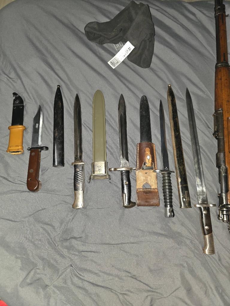 Lot de 5 Baïonnettes (FN 49, Garand, K31/57, AKM, 98k), Collections, Objets militaires | Général, Armée de terre, Enlèvement ou Envoi