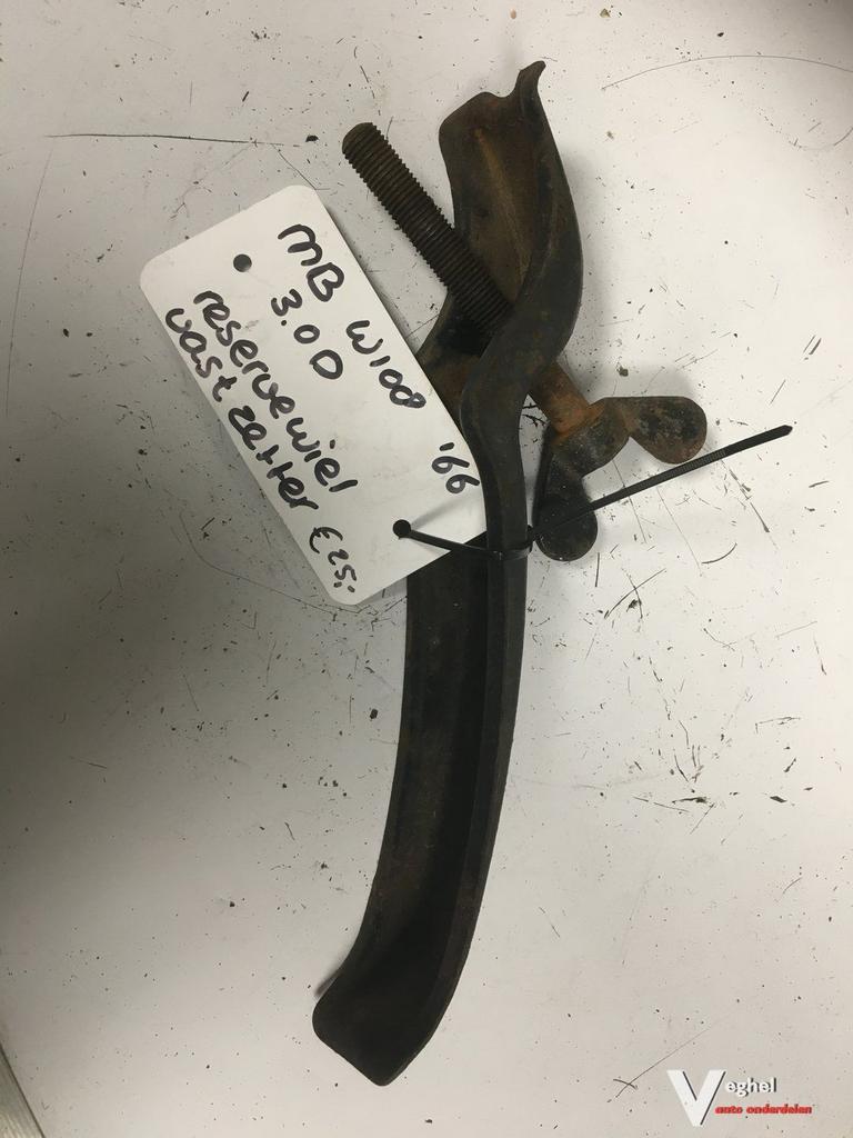 Mercedes W108  1966  Reserve wiel houder, Gebruikt, -, -, Ophalen of Verzenden