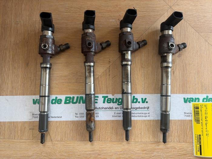 Injecteur (diesel) d'un Volkswagen Caddy, Autos : Pièces & Accessoires, Systèmes à carburant, Volkswagen, Utilisé, 3 mois de garantie