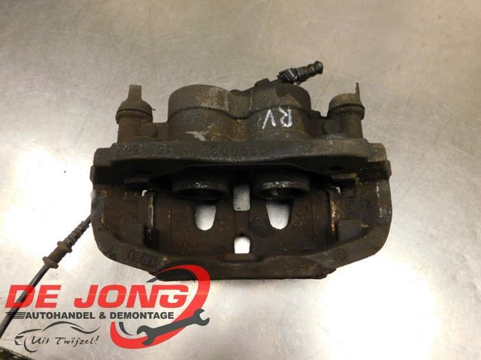 Etrier de frein (pince) avant droit d'un Mercedes Vito, Autos : Pièces & Accessoires, Freins & Transmission, Mercedes-Benz, Utilisé
