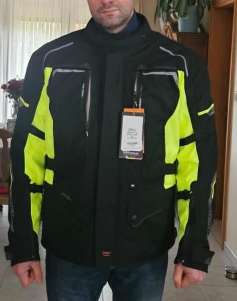 Nieuwe RICHA INFINITY PRIME motorjas, Ophalen