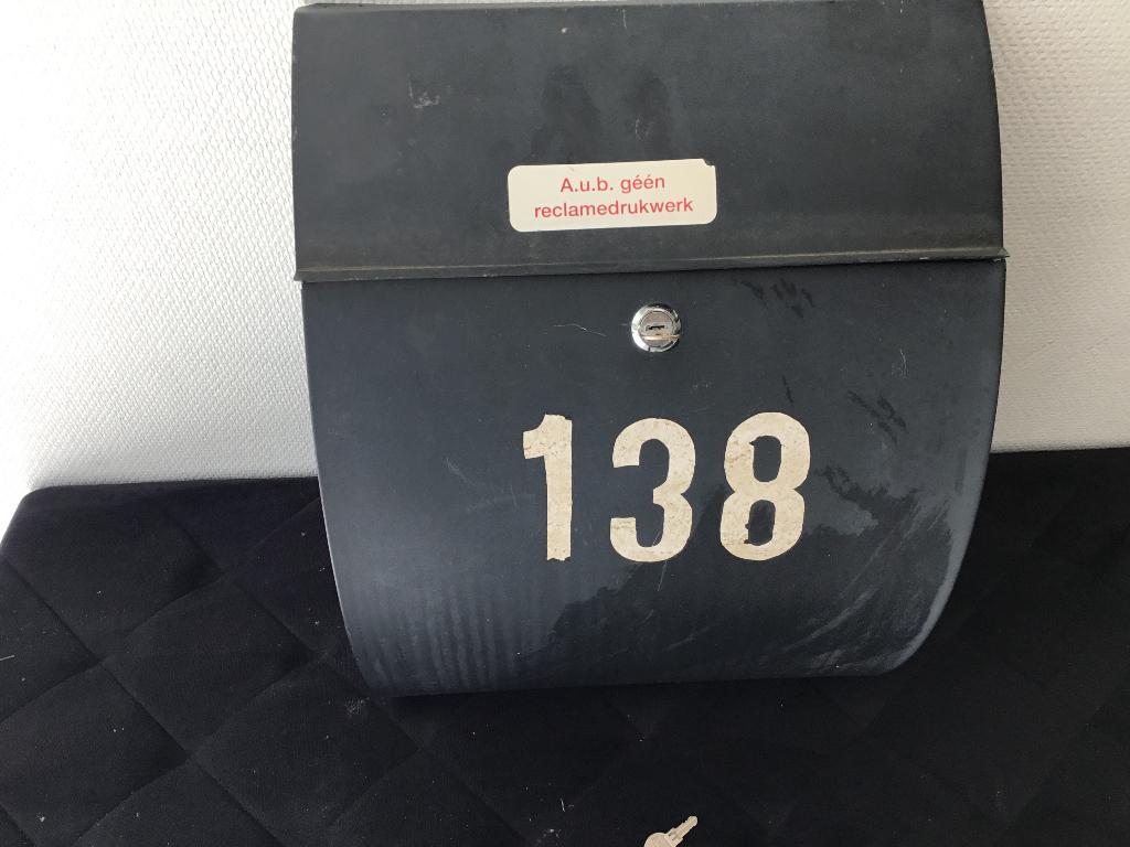 Brievenbus kwaliteit met twee sleutels, Ophalen, Gebruikt, IJzer, Staande brievenbus