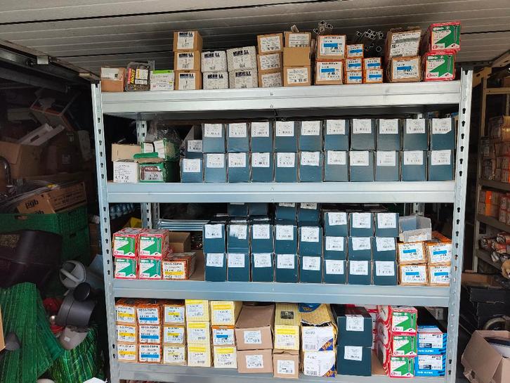 Visserie boulonnerie quincaillerie chevilles au kilo, Doe-het-zelf en Bouw, Dakpannen en Dakbedekking, Hout, Ophalen of Verzenden