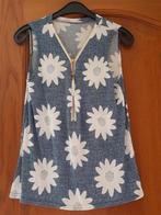 Top/Blouse-jeansblauw met witte bloemetjes-maat M/L-NIEUW, Verzenden, Nieuw, Maat 38/40 (M), Blauw