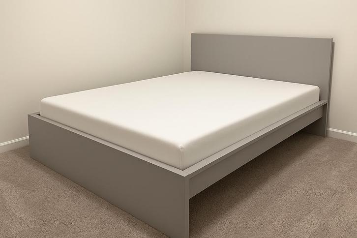 IKEA Double Bed, Maison & Meubles, Chambre à coucher | Lits, Comme neuf, Queen size, 200 cm, Gris, Enlèvement
