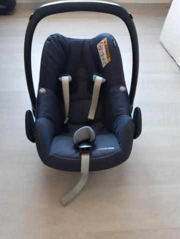 Maxi cosi Pebble Plus + verkleinkussen + hoes beschikbaar voor biedingen