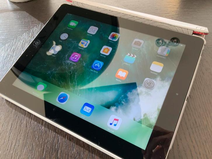 iPad 4 - 16 gb - retina scherm, Computers en Software, Apple iPads, Zo goed als nieuw, Apple iPad, Wi-Fi, 10 inch, 16 GB, Zilver