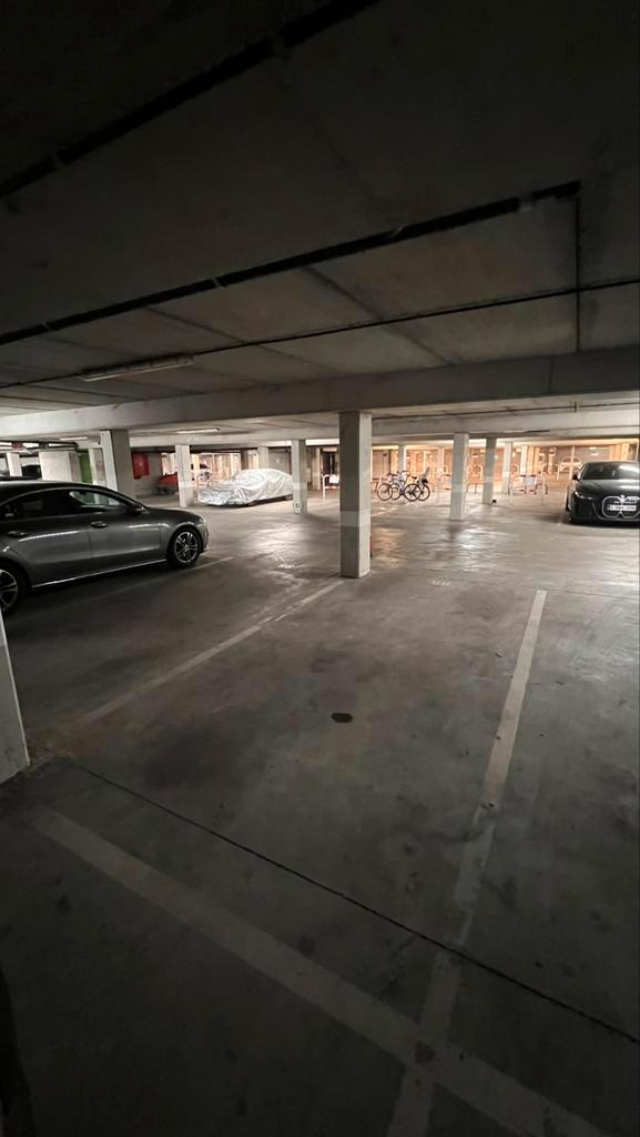Place de parking privée a louer, Immo, Garages en Parkeerplaatsen, Brussel