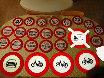 Lot 28x verkeersborden : tinnen platen / blik / PVC beschikbaar voor biedingen