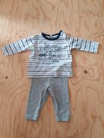 Toffe outfit met voertuigen - Maat 62, Kinderen en Baby's, Babykleding | Maat 62, Ophalen of Verzenden, Zo goed als nieuw, Setje