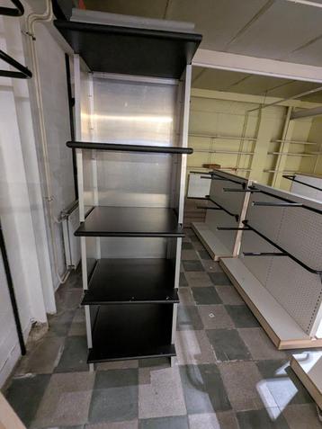 Winkelmeubel staande kast aluminium kledingrek beschikbaar voor biedingen