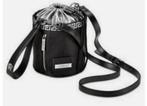 Versace Parfums Ronde Tas - Zwart & Zilver NIEUW parfum bag, Handtassen en Accessoires, Tassen | Damestassen, Ophalen of Verzenden