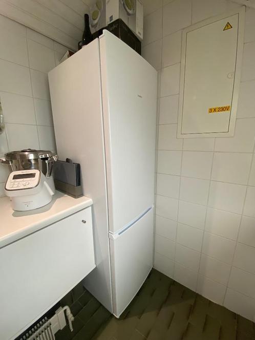 VALBERG 270L koelkast met vriescombinatie, Elektronische apparatuur, Koelkasten en IJskasten, Nieuw, Met aparte vriezer, 200 liter of meer