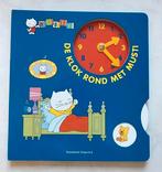 De klok rond met Musti *Nieuw*, Boeken, Kinderboeken | Baby's en Peuters, Ophalen of Verzenden, Nieuw