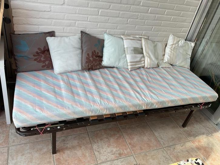 Handig logeerbed, Kinderen en Baby's, Kinderkamer | Bedden, Gebruikt, 180 cm of meer, 70 tot 85 cm, Lattenbodem, Ophalen
