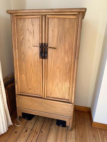 Armoire type asiatique beschikbaar voor biedingen