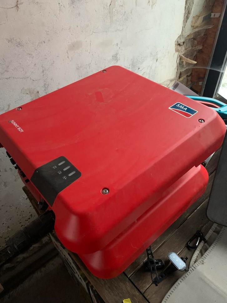 2 onduleurs SMA Sunny Boy 4.0 (1x quasi neuf 2023 + 1x 2020), Doe-het-zelf en Bouw, Zonnepanelen en Toebehoren, Zo goed als nieuw