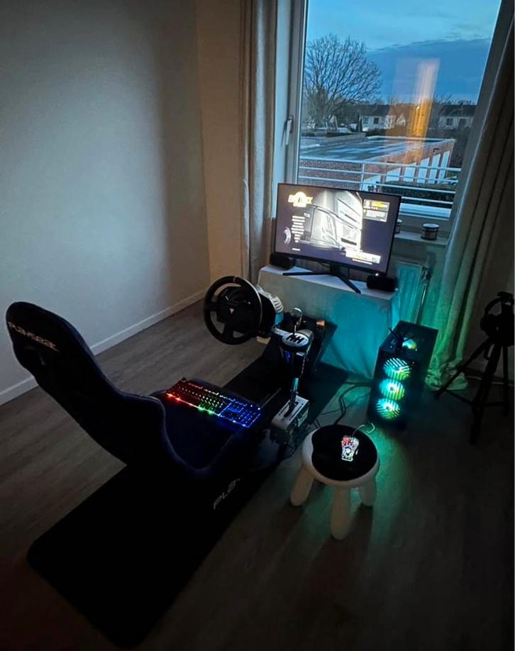 Playseat Evolution Complete Rig Like New + Extras, Consoles de jeu & Jeux vidéo, Consoles de jeu | Xbox | Accessoires, Comme neuf